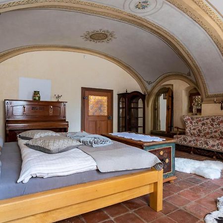 Appartement Ambrozuv Dvur à Pouzdrany Extérieur photo