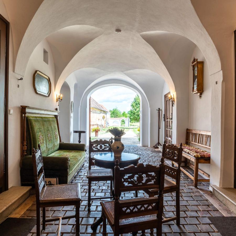 Appartement Ambrozuv Dvur à Pouzdrany Extérieur photo