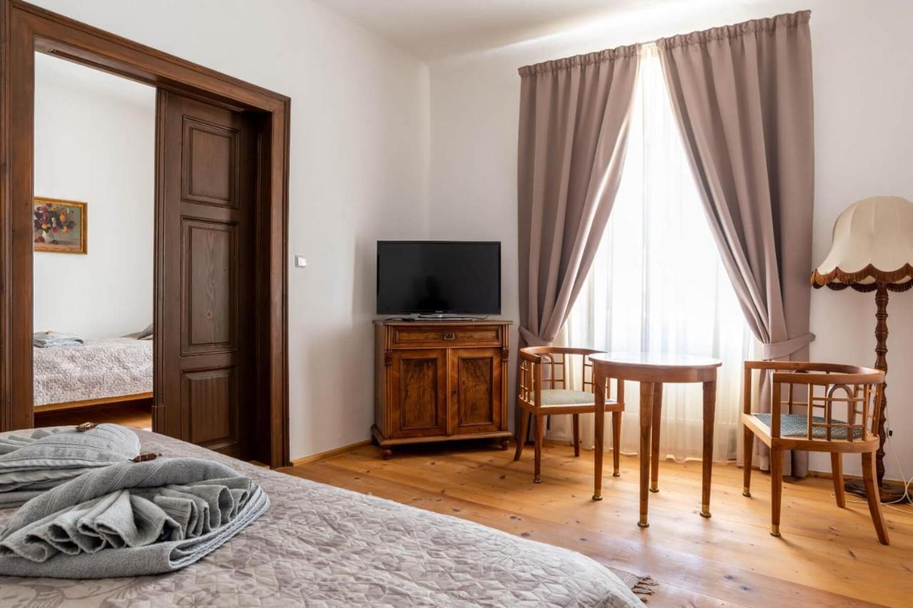 Appartement Ambrozuv Dvur à Pouzdrany Extérieur photo