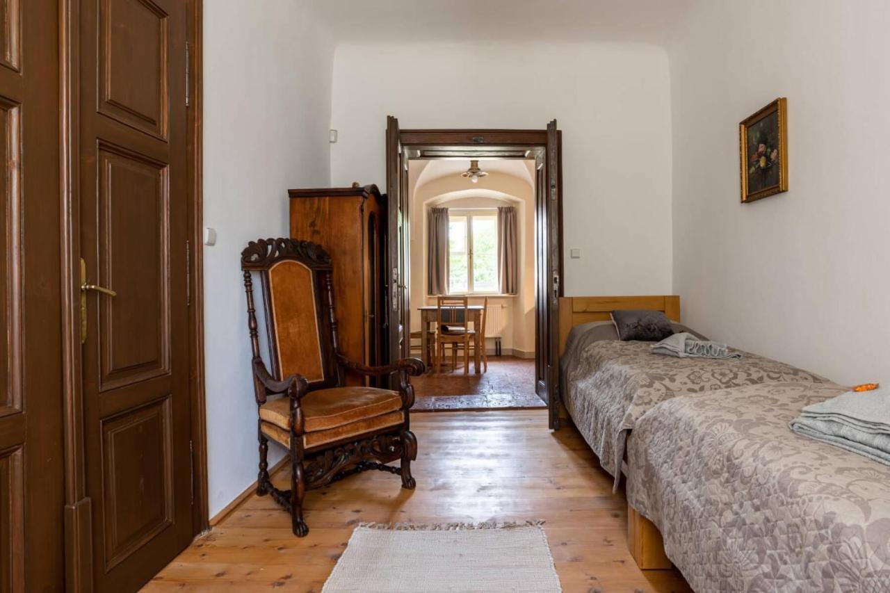 Appartement Ambrozuv Dvur à Pouzdrany Extérieur photo